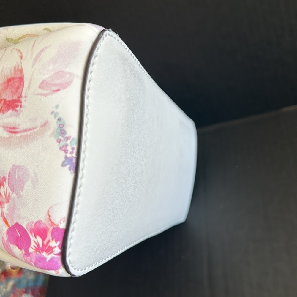 New GUESS Mattia Floral Satchel - Picture 9 of 11